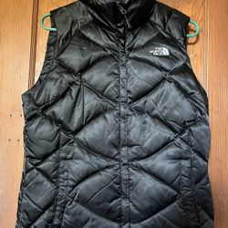 North Face 550 Vest-women’s large-black Puffer 