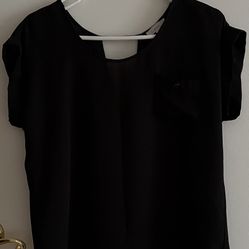 Women's blouse. Size: M