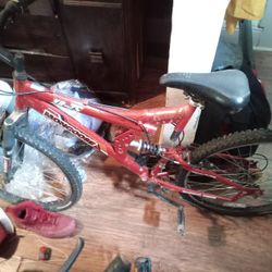 Mongoose XR75 Aluminum Bike