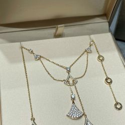 Fashionable couple necklace