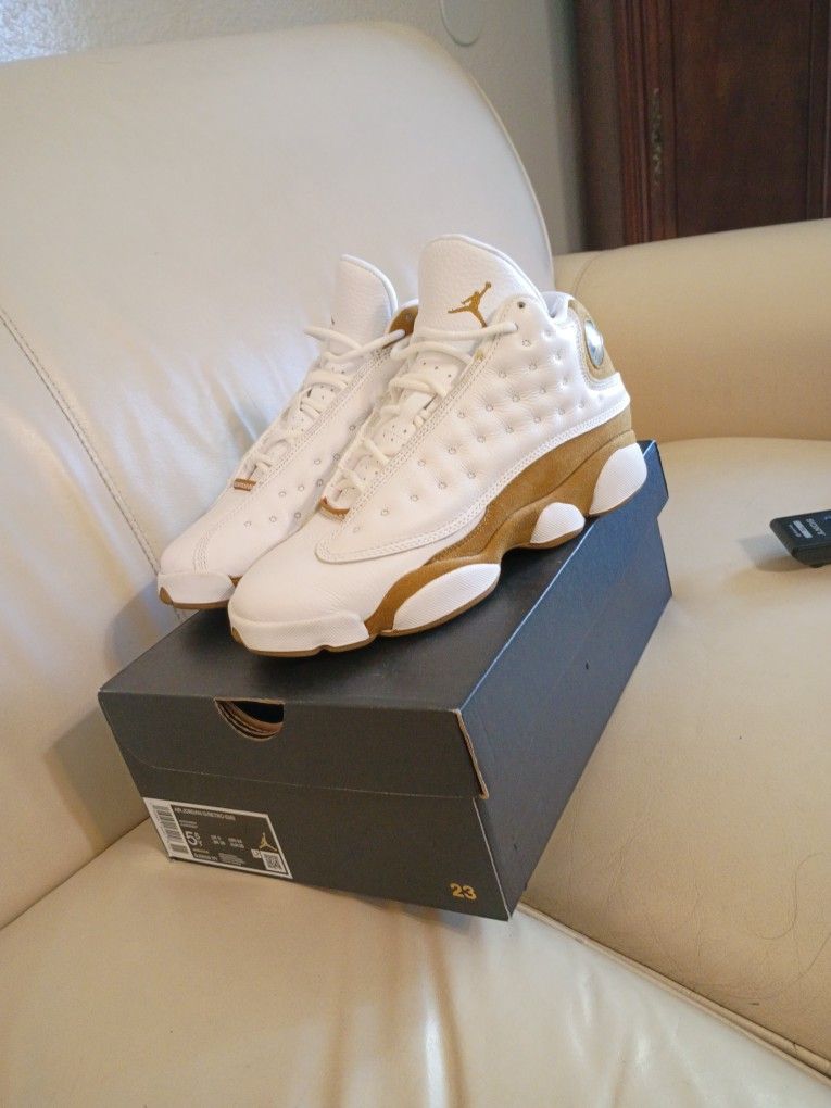 Size 5.5 Jordan 13 Retro 