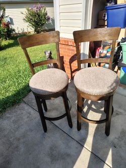 29in Swivel Bar Stool Great Condition 