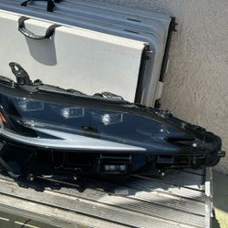2023 Lexus ES350 Right Headlight