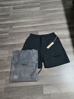 Essenctials short