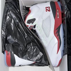 Jordan 5 Fire Red (Black Tongue)