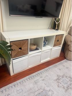 White 8-Cube Storage Shelf with 6 Storage Bins