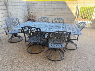 Patio Table and 7 chairs
