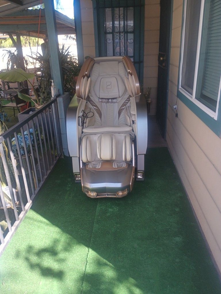 Phantom Brain Massage Chair.