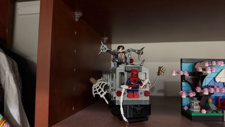 Spider-Man vs doc ock subway fight Lego set