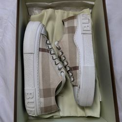 Burberry women’s shoe