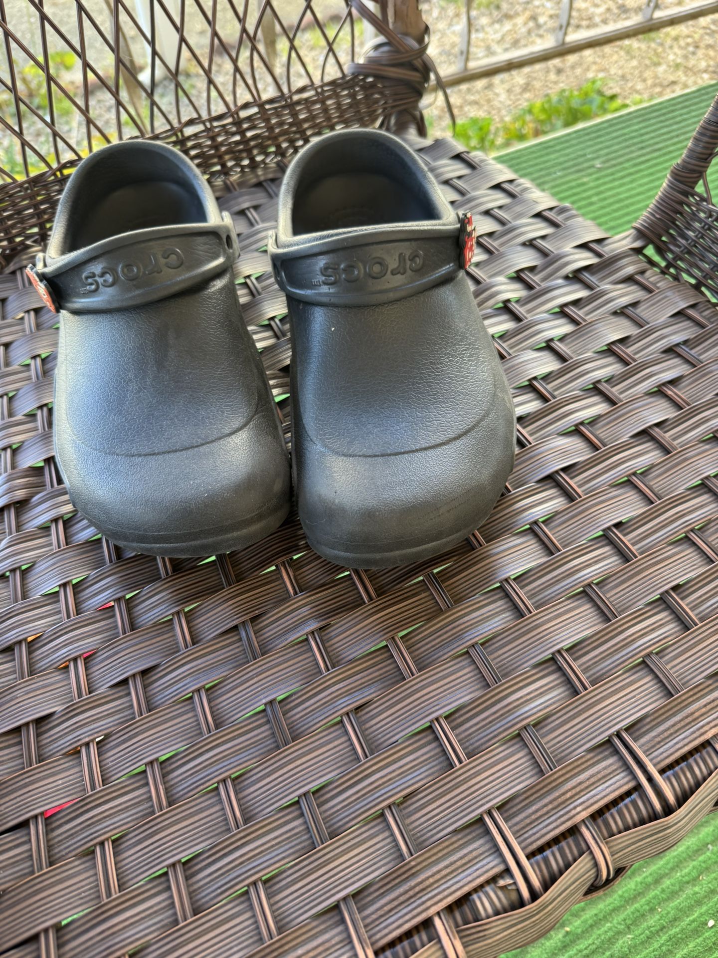 Women’s Crocs non-slip shoes Zise 9