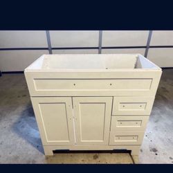 Bathroom Vanity 36” Brand New  $350  Handles Included