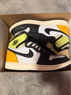 "Volt Gold" Jordan Retro 1s
