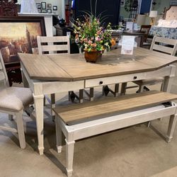 Skempton White/Light Brown Dining Room Set / Dining table and Chairs 