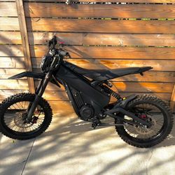 Talaria XXX Black Edition