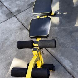 Bench Press With Leg Extension 