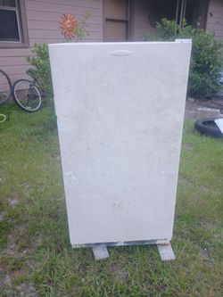 Upright freezer working whirlpool