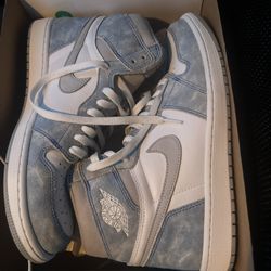 Jordan 1 Hyper Royal Size 12