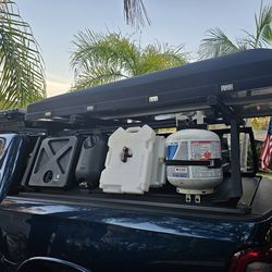 leitner ACS Aluminum Forged Rack with Retrax PRO XR Tonneau Cover for Ram 1500 5'7" bed.