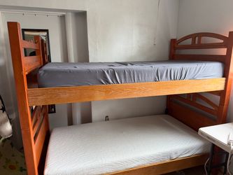 WOODEN BUNK BED  / LITERA DE MADERA