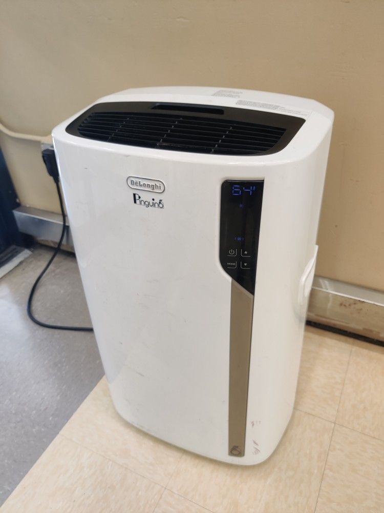 De'Longhi Pinguino 4-in-1: Portable AC Air Conditioner, Heater, Dehumidifier, and Fan (7200 BTU / 500 Ft²) MSRP $500