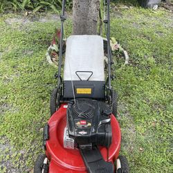 Self Propelled High Wheel Lawn Mower LBSN Toro Recycler 22” Cut With A 6.25 HP Engine 
