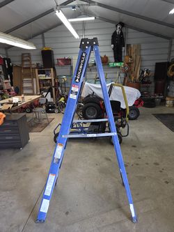 Louisville Ladder fiberglass step ladder, 6ft