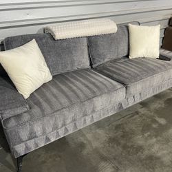 Velvet Loveseat 🚛 Free Delivery