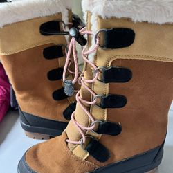 Snow Boots Size 1 Youth 