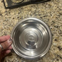 Pet Food/Water Bowl