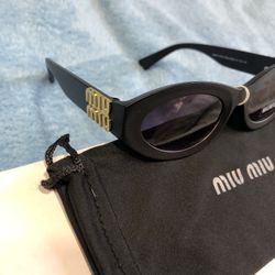 Black Miu Miu 