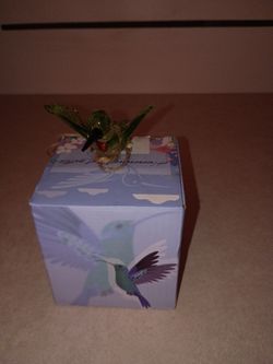 blown glass hummingbird figurine