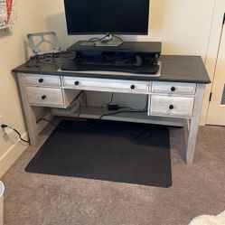 Executive Desk And Bookshelf 