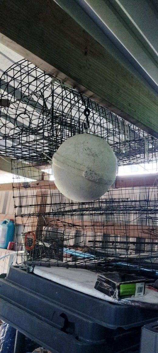 1 small crab trap 1 big crab trap