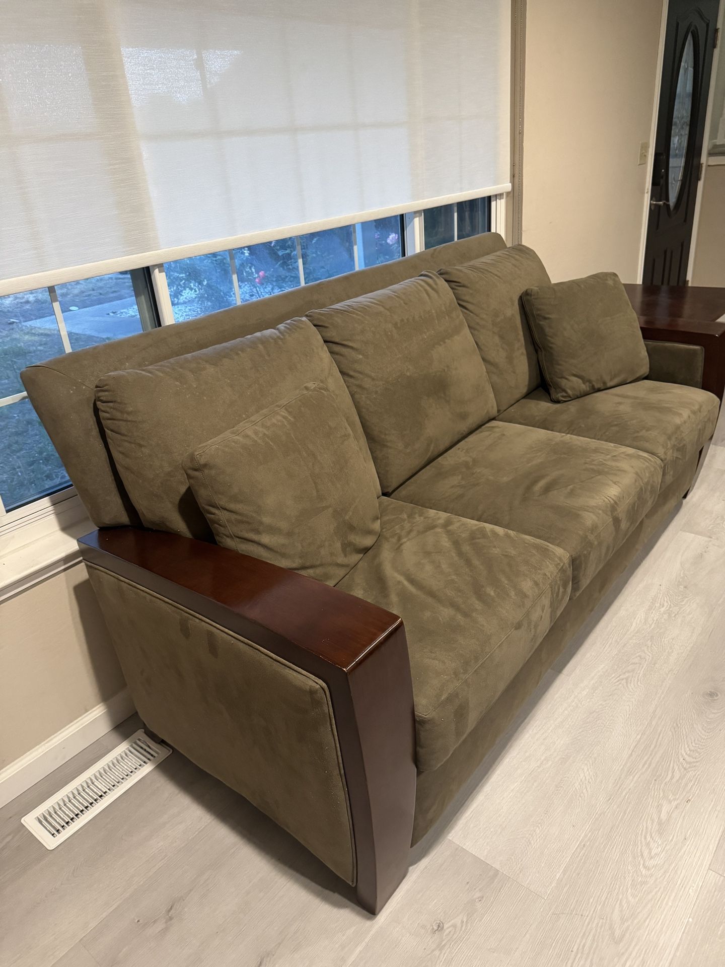 2 Piece Set - Suede couch and Love Seat - Great Condition