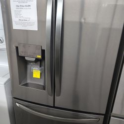 $1499(MSRP$3199, Save $1700) LG French Door Refrigerator With Smart Cooling And Tall Dispenser 