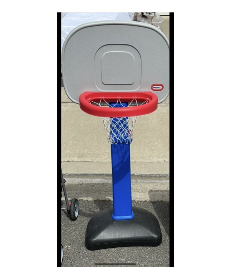 Like New Little Tikes Basketball Hoop With Ball $15.00 OBO/ Retails For $35.99