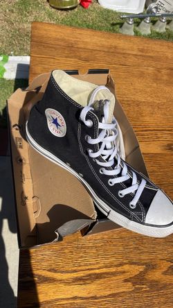 Converse Men 11/ Women 13