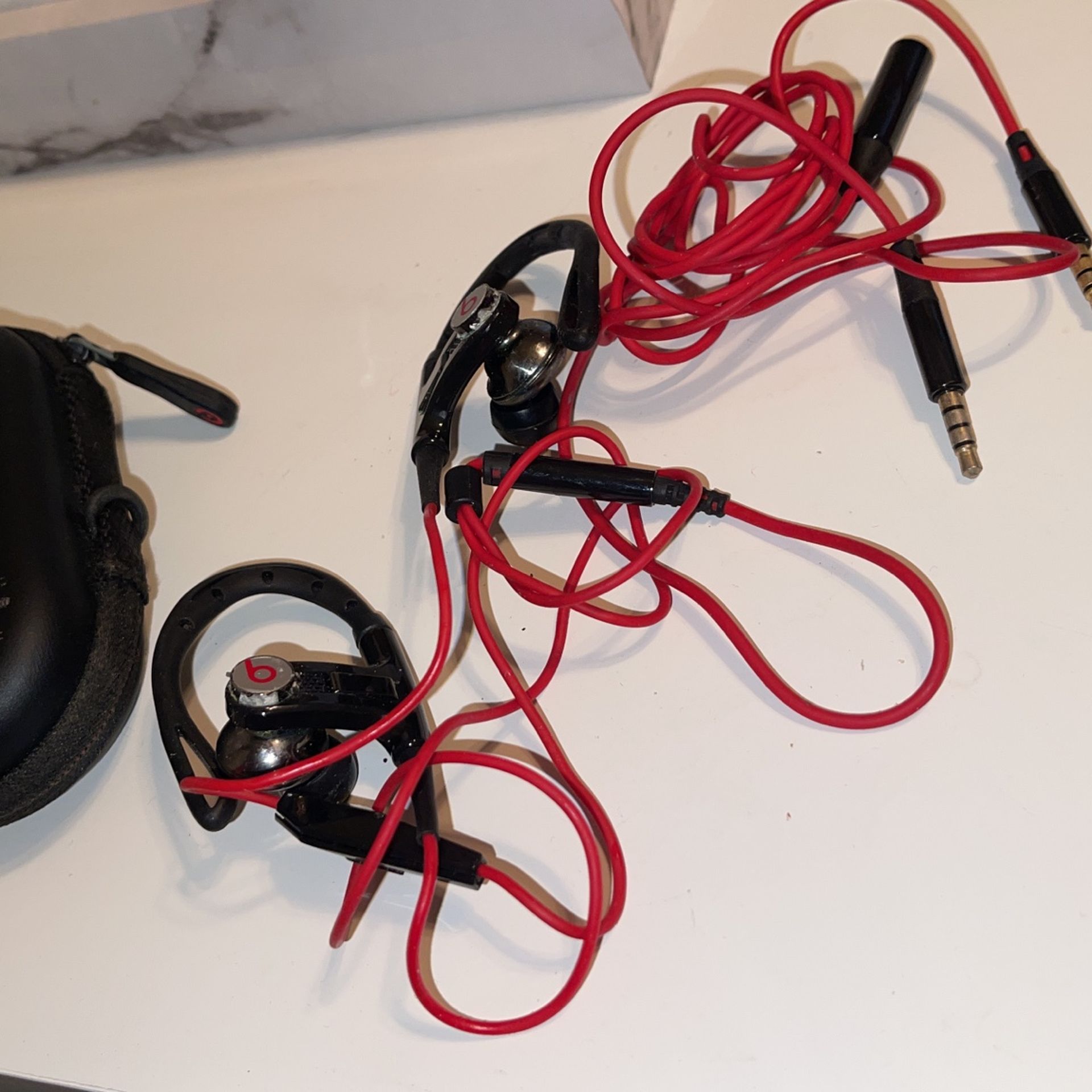 Powerbeats By Dr Dre . Original Beats Earbuds . Wired Aux Connector