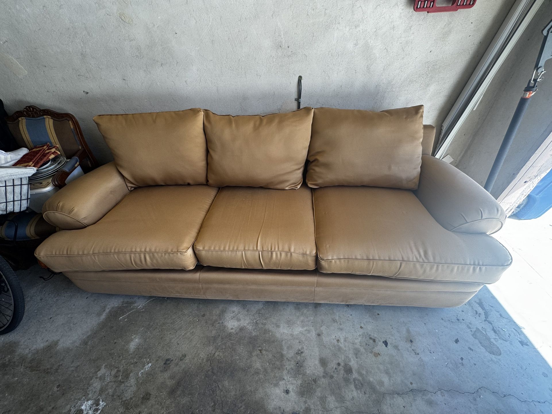 Tan 3 Seat Couch – Comfortable & Clean
