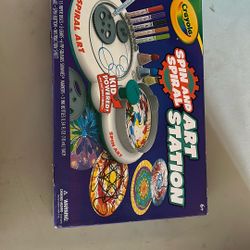 Crayola Spin & Spiral Art Station.