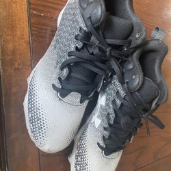 Kids Under Armour Cleats Size 7.5