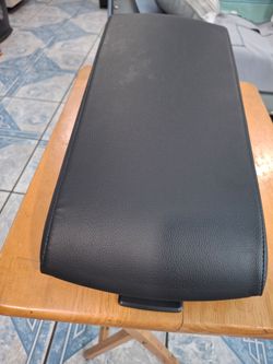 2013 ford flex center console lid  ( cover  )