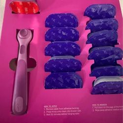 Flamingo by Harryās Moisture Plus Razor Set ā 11 Cartridges + Handle