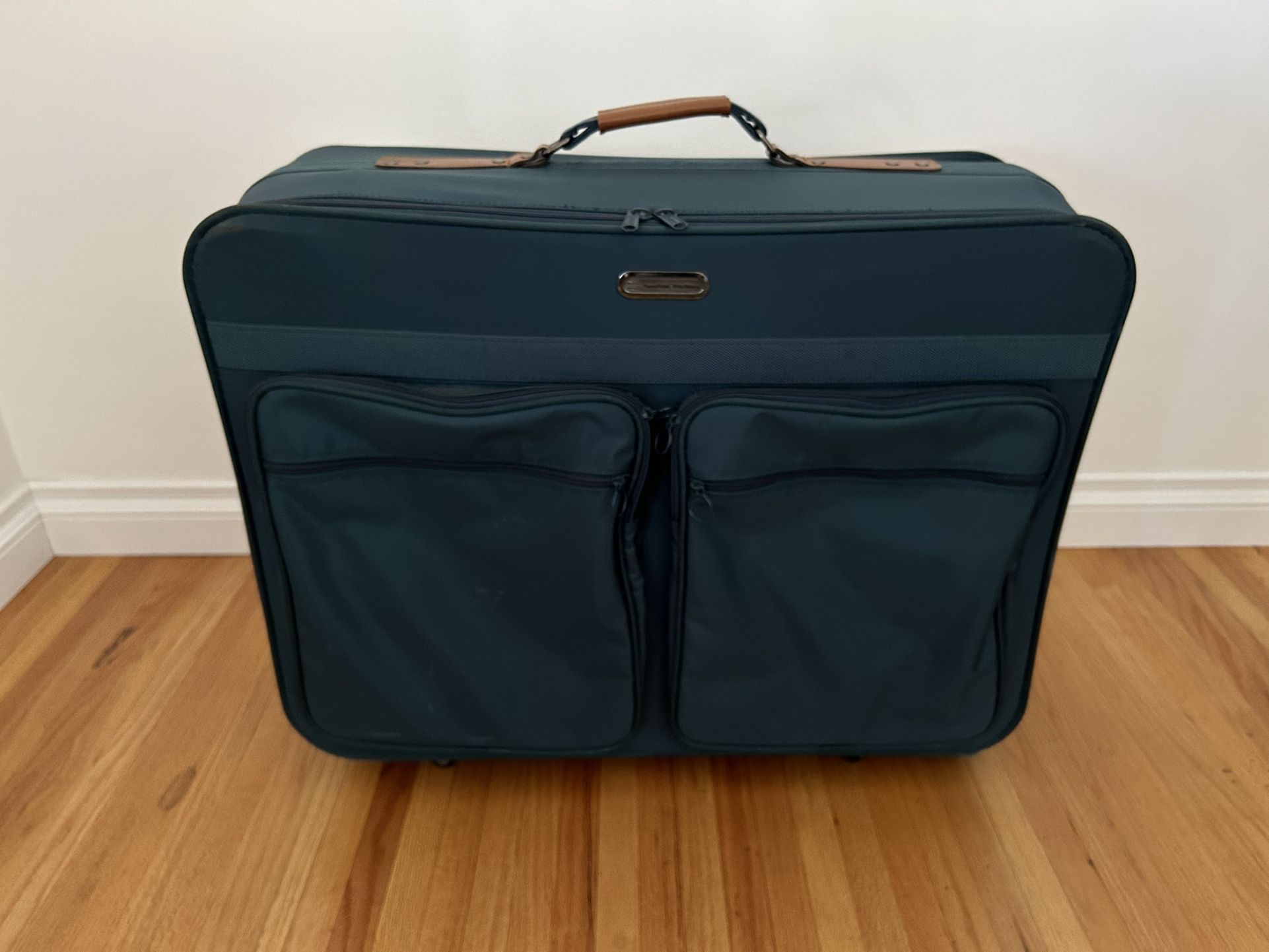 29” American Tourister Luggage Great Condition