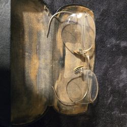 Vintage Specticle Eyeglasses with Case