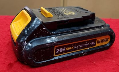 Dewalt DCB201 20V Max Lithium-Ion 1.5Ah Battery Pack - Battery Only - No Charger - No Tool - Working 