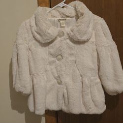 Girls' Ivory Faux Fur Coat with a Large Collar and 3-quarter Length Sleeves