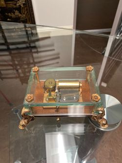 Swiss made reuge music box