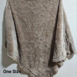 ONE SIZE WOMENS FAUX FUR PONCHO COAT (ABRIGO ESTILO PONCHO PARA MUJER UNITALLA)